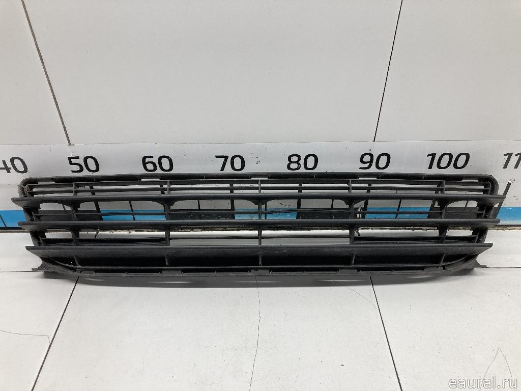 Решетка в бампер центральная