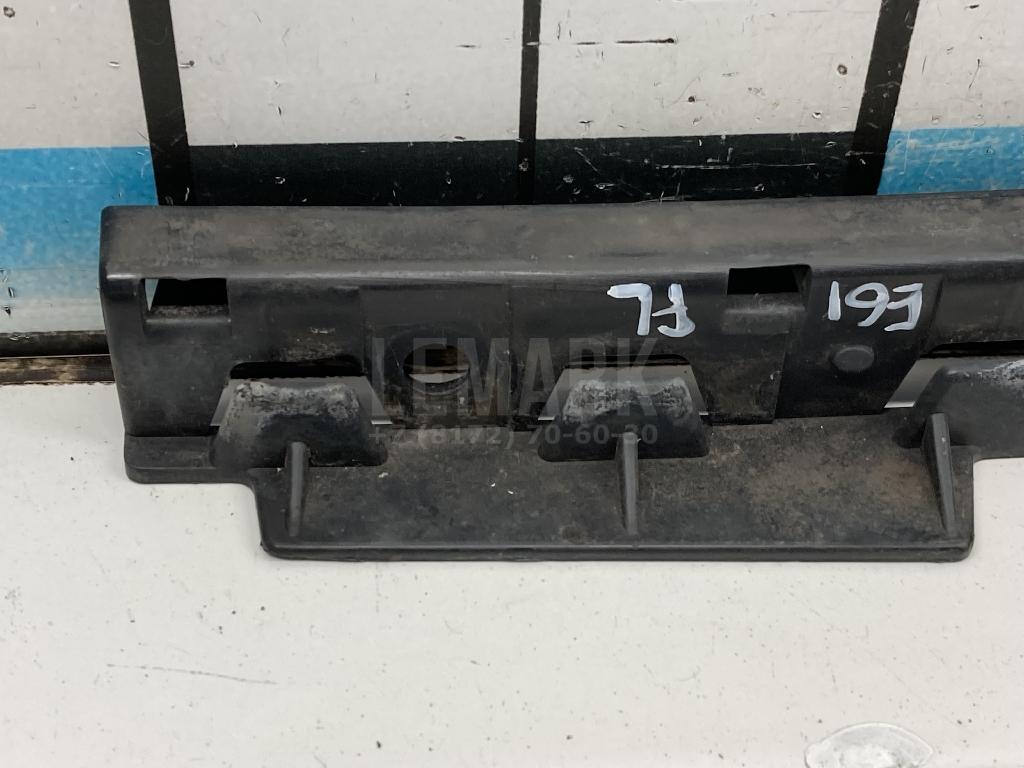 Кронштейн накладки на порог (наружней) для  BMW X1 E84 2009-2015