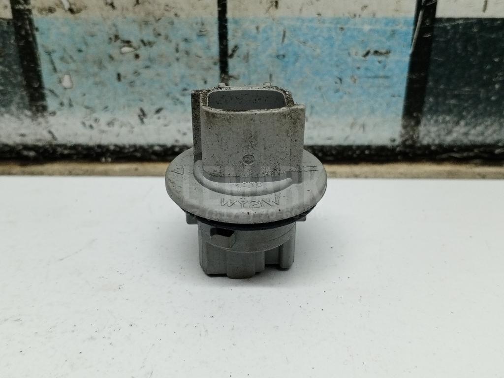Патрон лампы 9007560028 Toyota