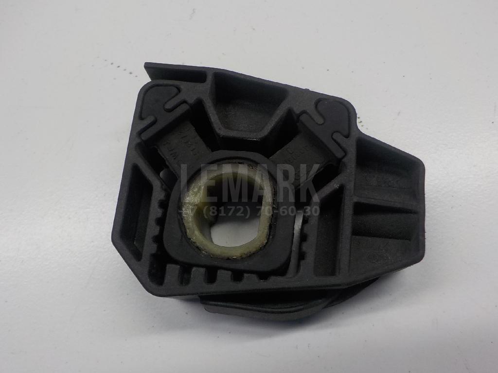 Кронштейн радиатора для  BMW X5 E70 2007-2013