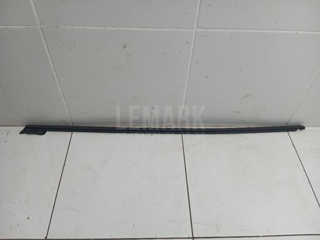Накладка стекла заднего левого 5JJ839477A VAG