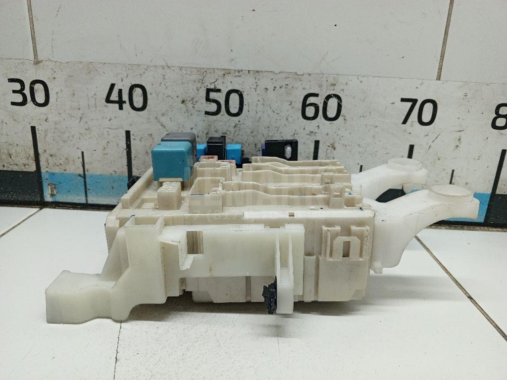 Блок предохранителей 8273042060 Toyota