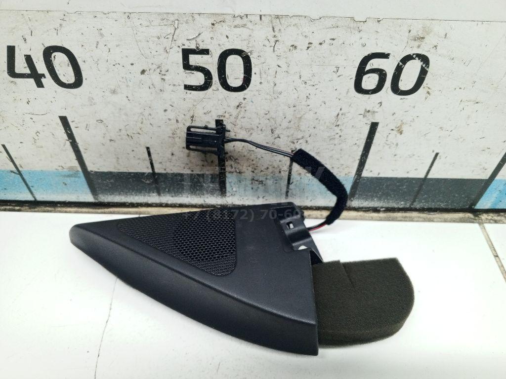 Крышка зеркала внутренняя правая 5N0837974G82V VAG