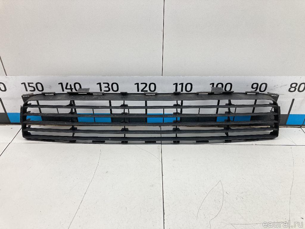 Решетка в бампер центральная
