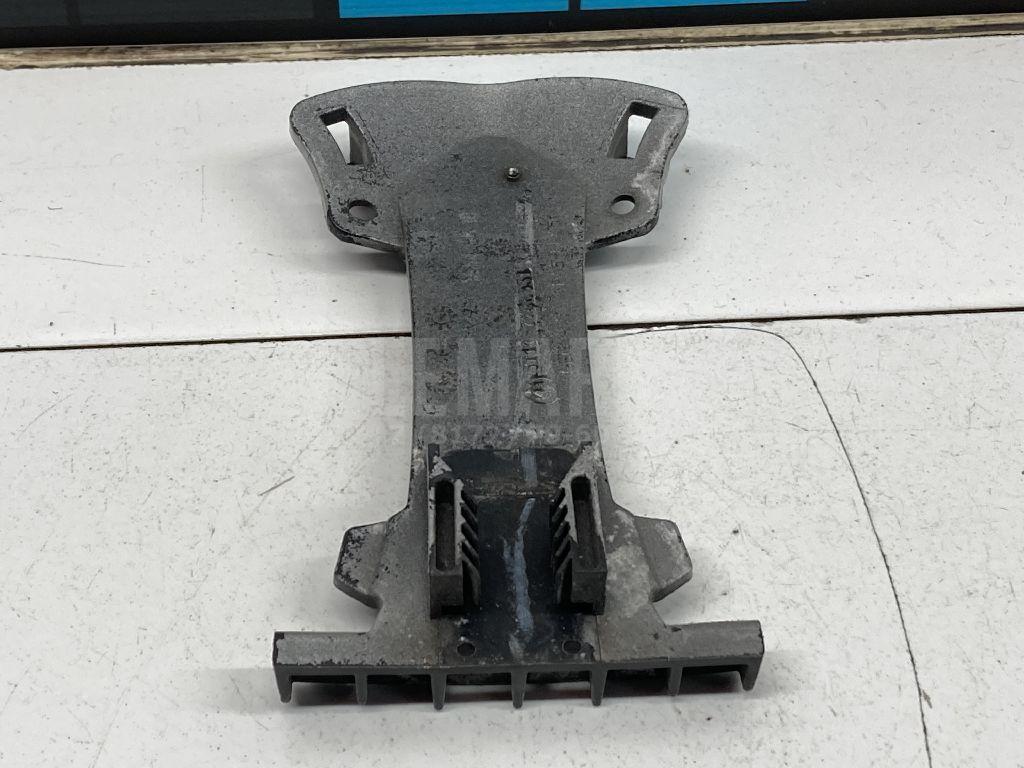 Кронштейн переднего бампера для  BMW Z4 E85/E86 2002-2008