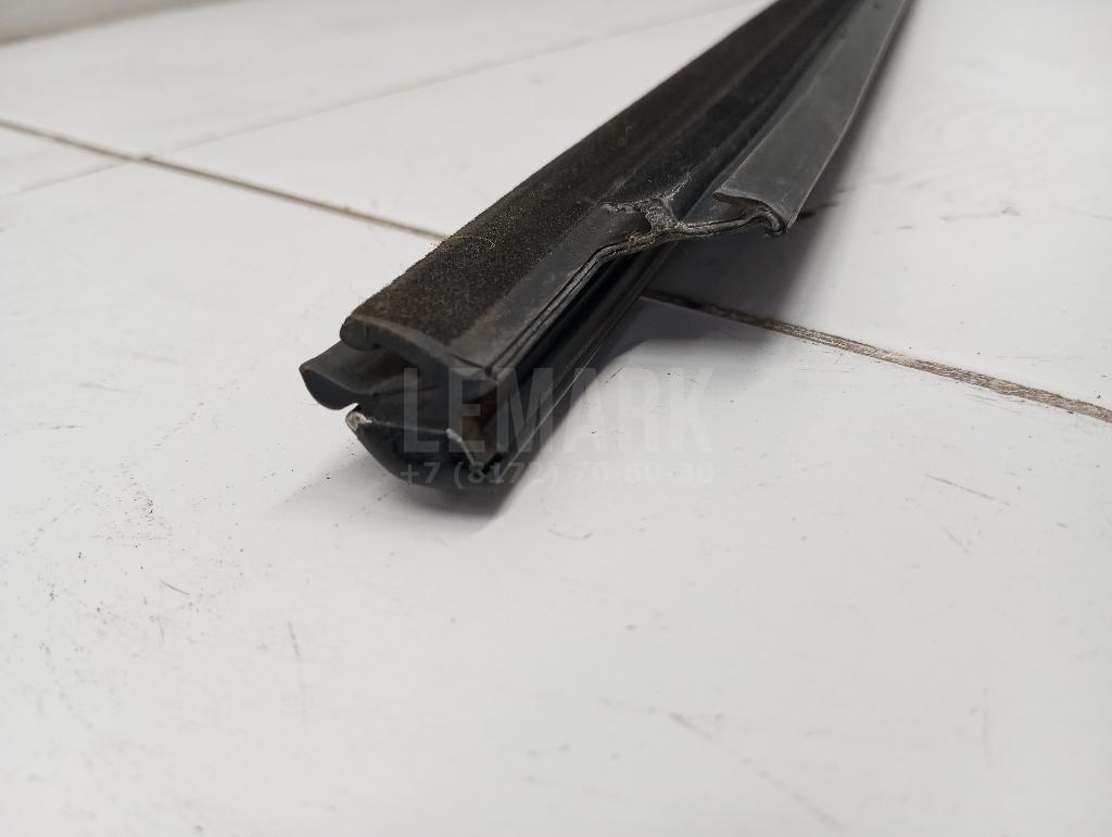Накладка стекла переднего левого для  BMW 7-serie F01/F02 2008-2015