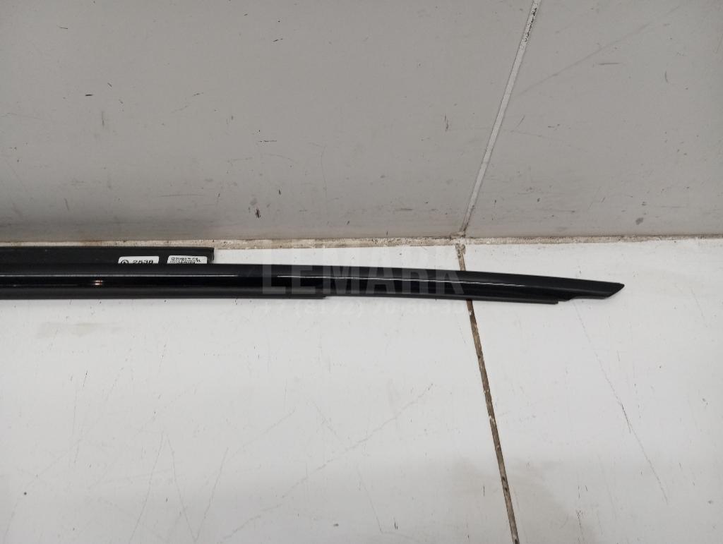 Накладка стекла переднего левого для  BMW 7-serie F01/F02 2008-2015