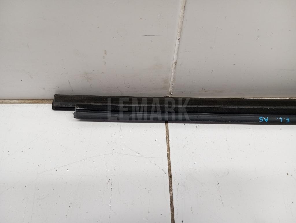Накладка стекла переднего левого для  BMW 7-serie F01/F02 2008-2015