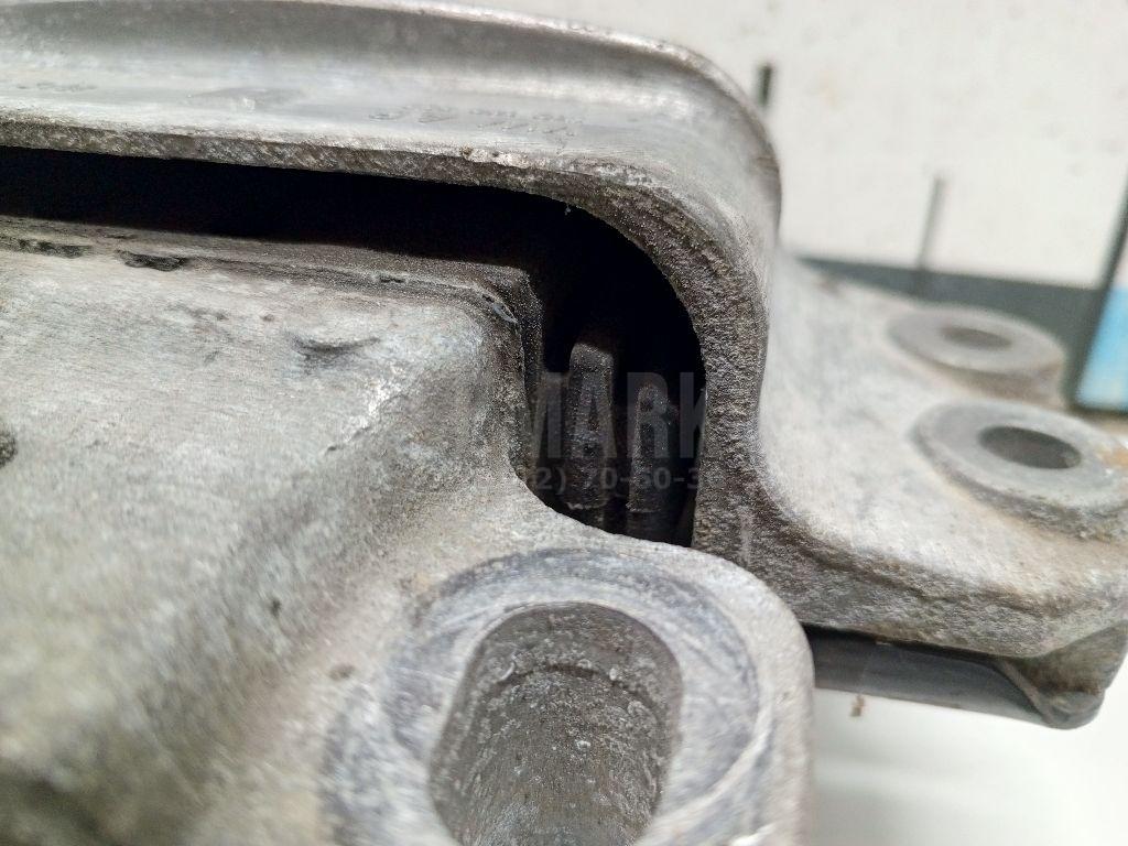 Опора двигателя левая для  Audi R8 2007-2015