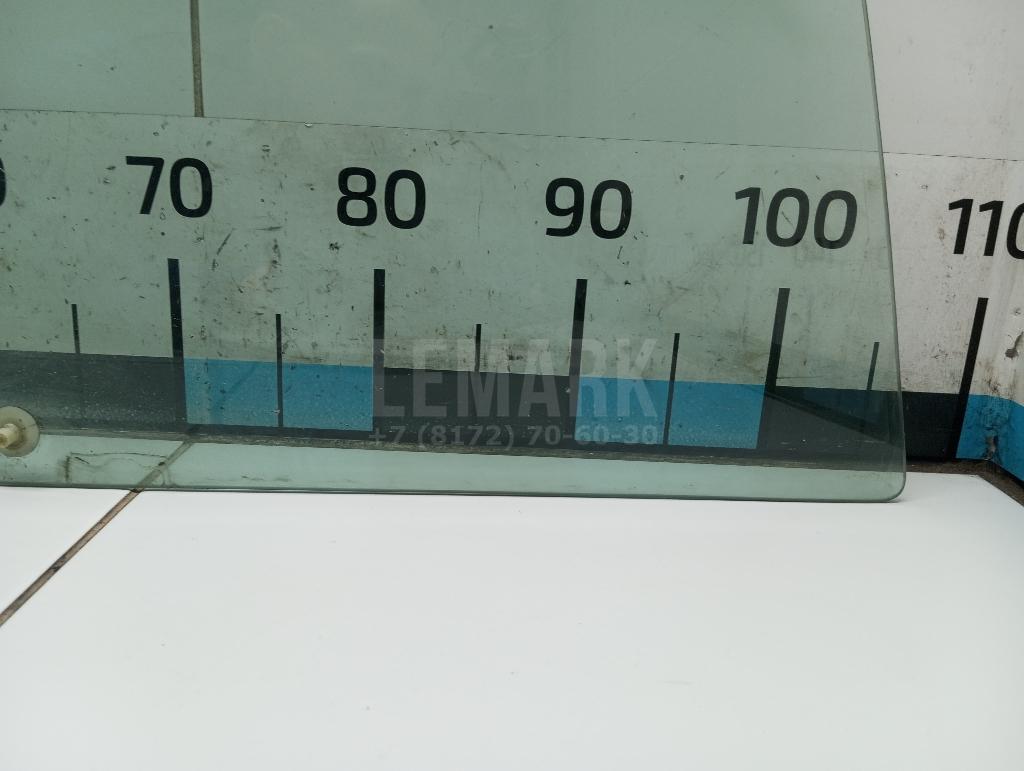 Стекло двери передней правой для  Ford Focus II 2005-2008
