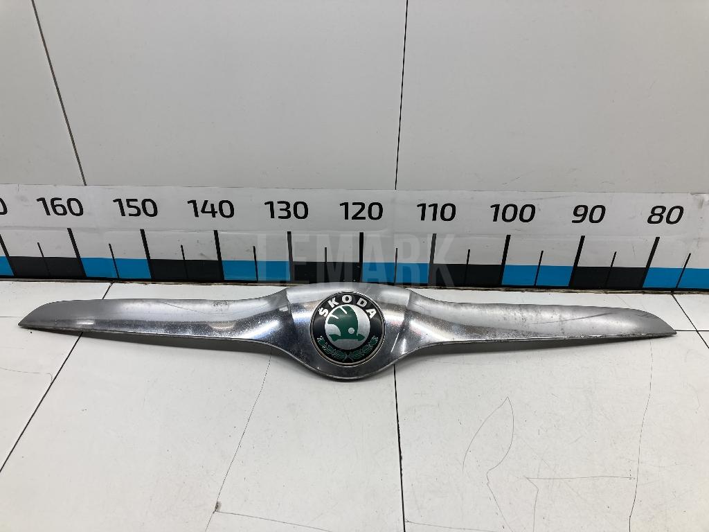 Молдинг капота 5L0853633 VAG