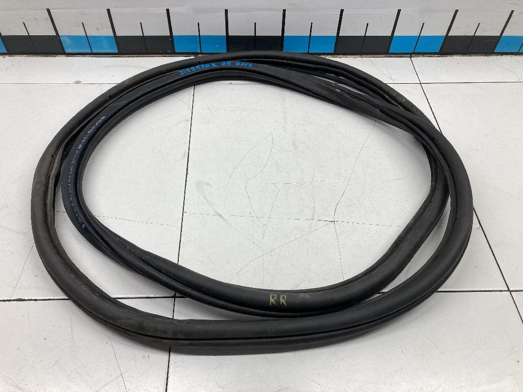 Уплотнитель (внутри) 5JA867368J5AP VAG