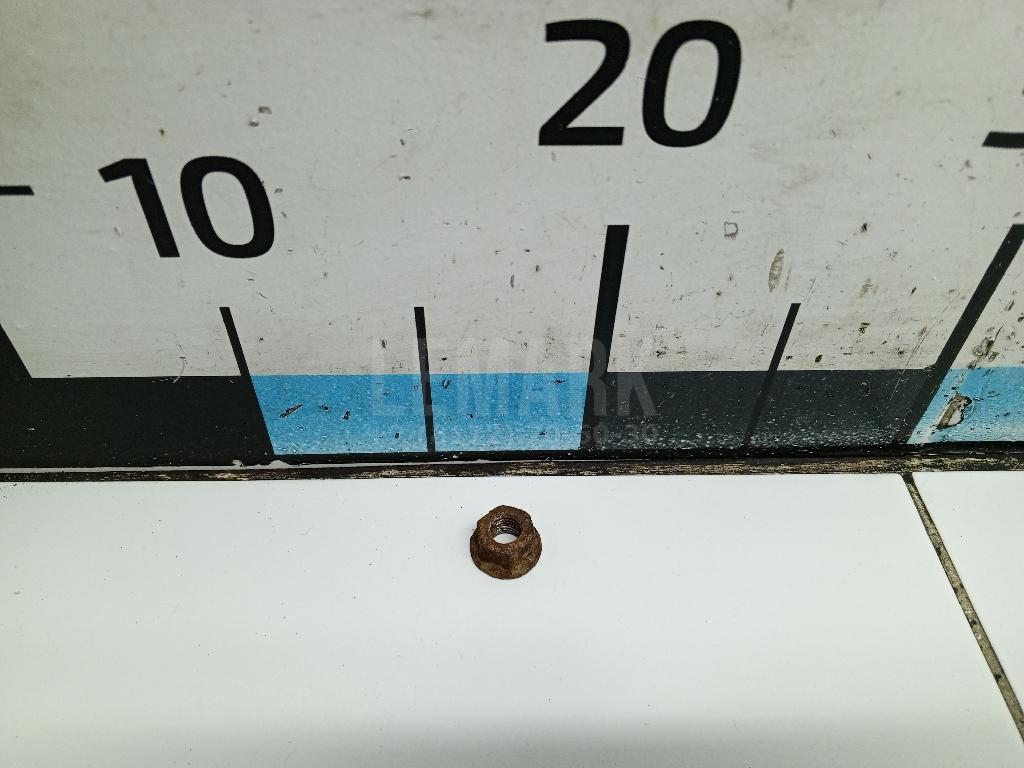 Гайка задней ступицы 90538869 GM