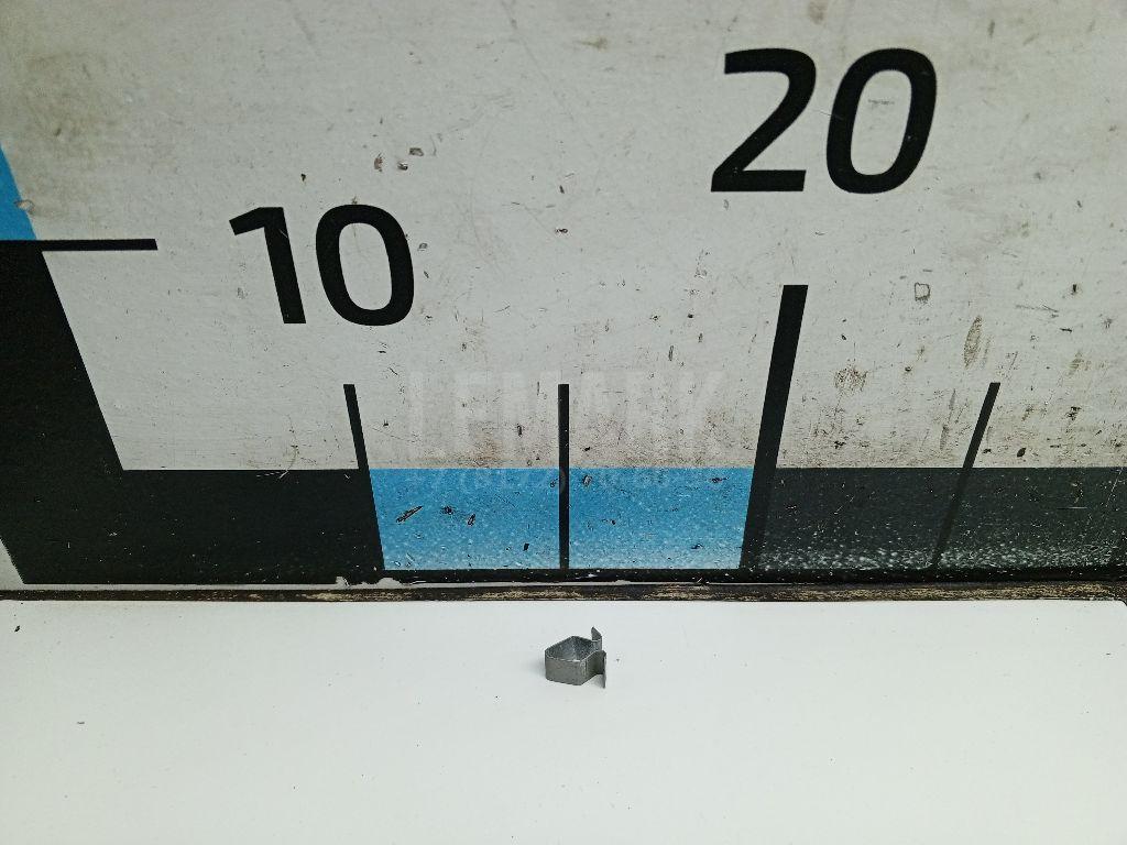 Крепеж 4A0867276B VAG