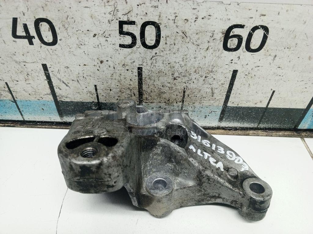 Кронштейн КПП левый 1K0199117AP VAG