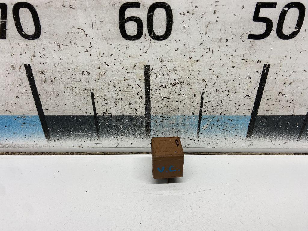 Реле 13125543 GM