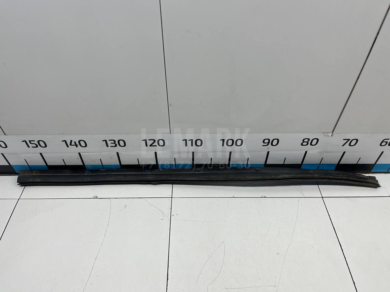 Уплотнитель двери 80839JG000 Nissan