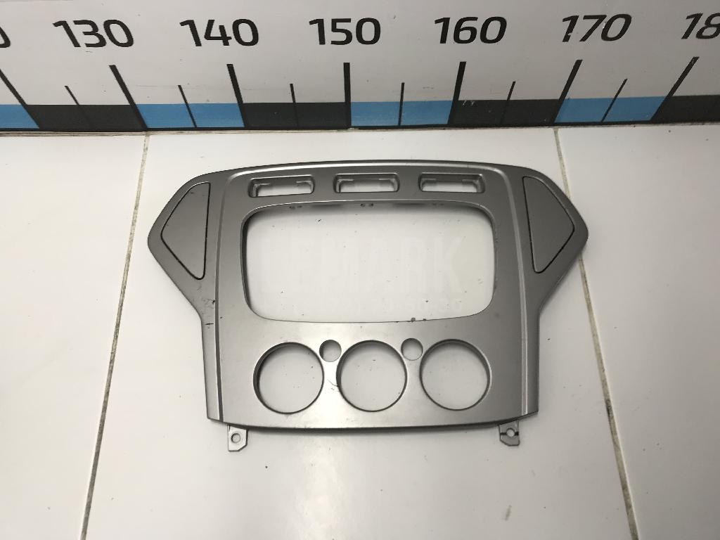 Рамка магнитолы 1459996 Ford
