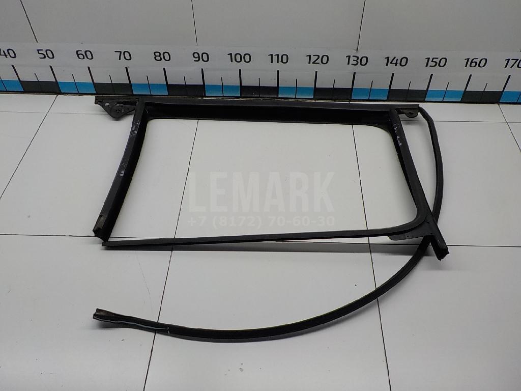 Уплотнитель стекла двери 5L0839432C VAG
