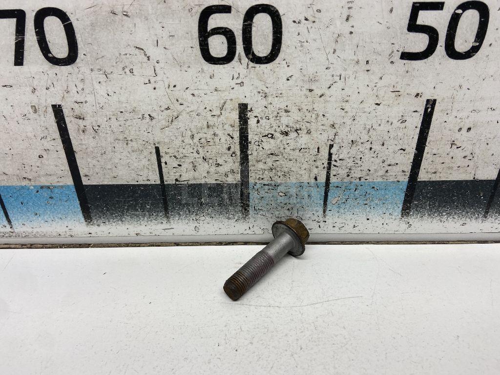 Болт 9010517008 Toyota