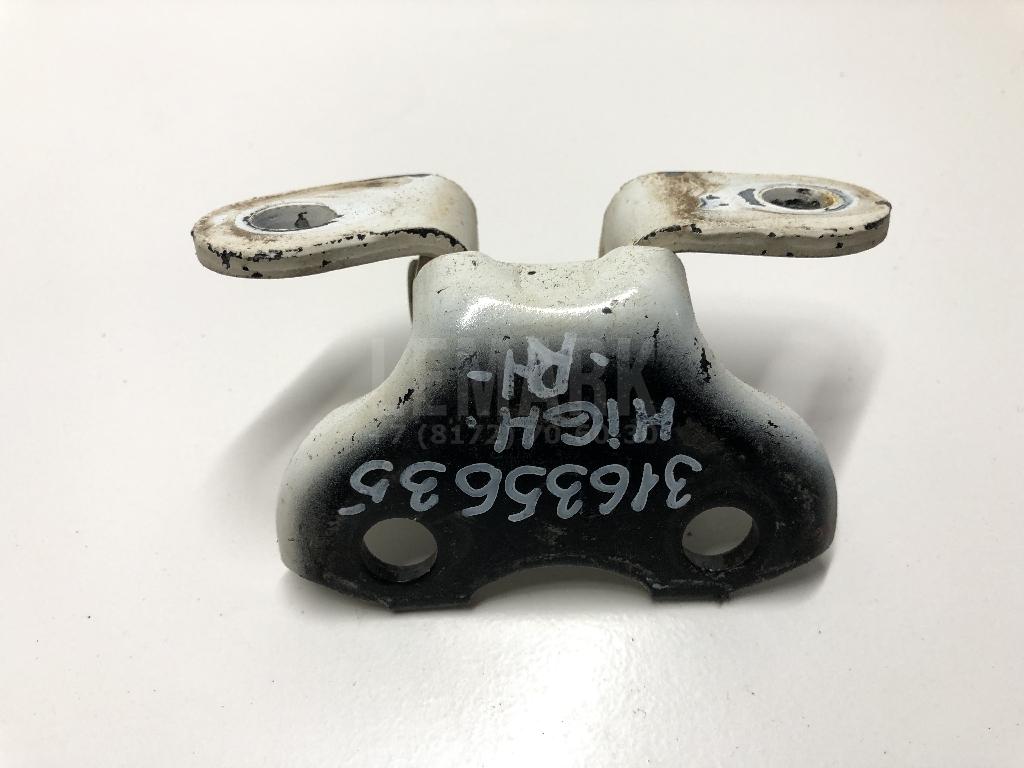 Петля двери передней правой нижняя 6873012120 Toyota
