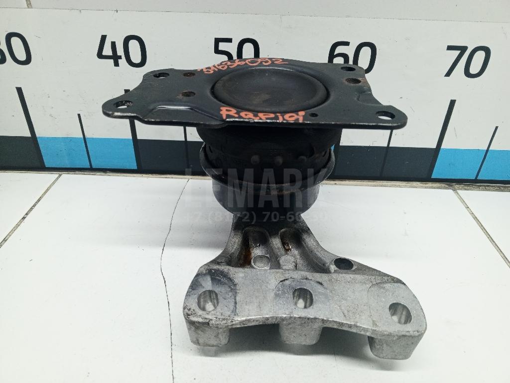 Опора двигателя правая 6R0199167AB VAG