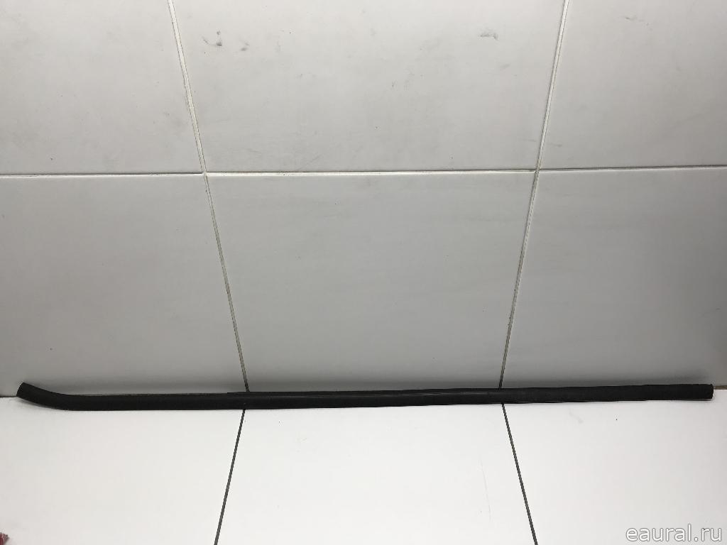 Накладка стекла переднего левого