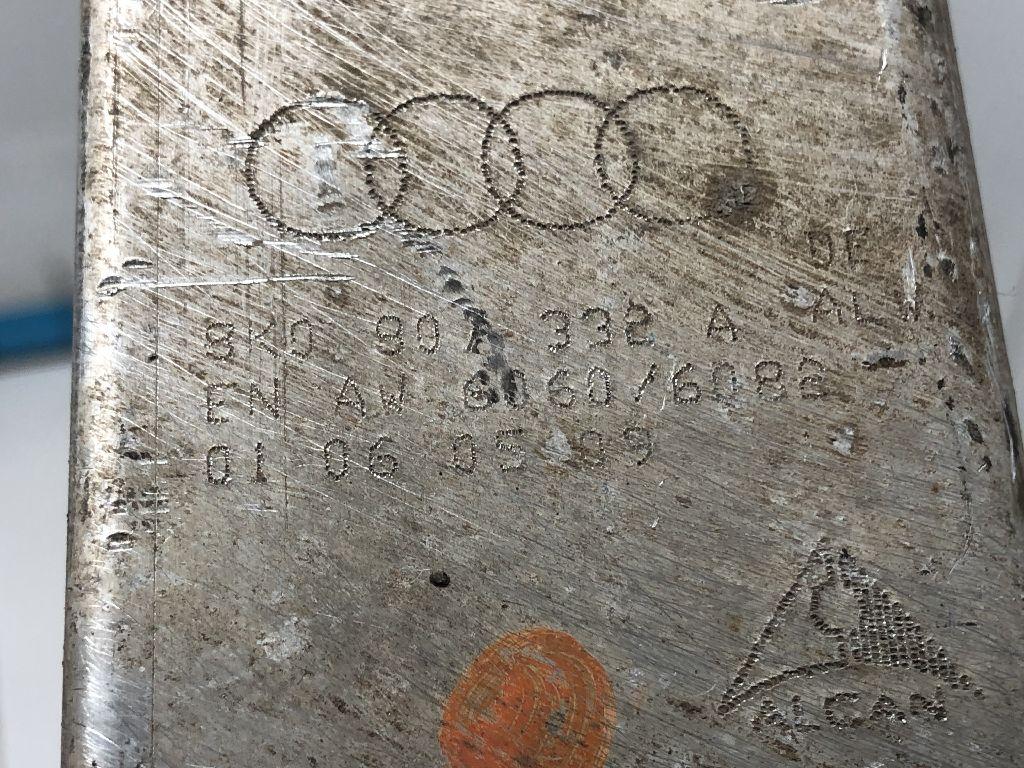 Кронштейн усилителя заднего бампера правый для  Audi A3 [8P1] 2003-2013