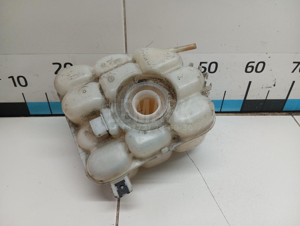 Бачок расширительный 7P0121407B VAG