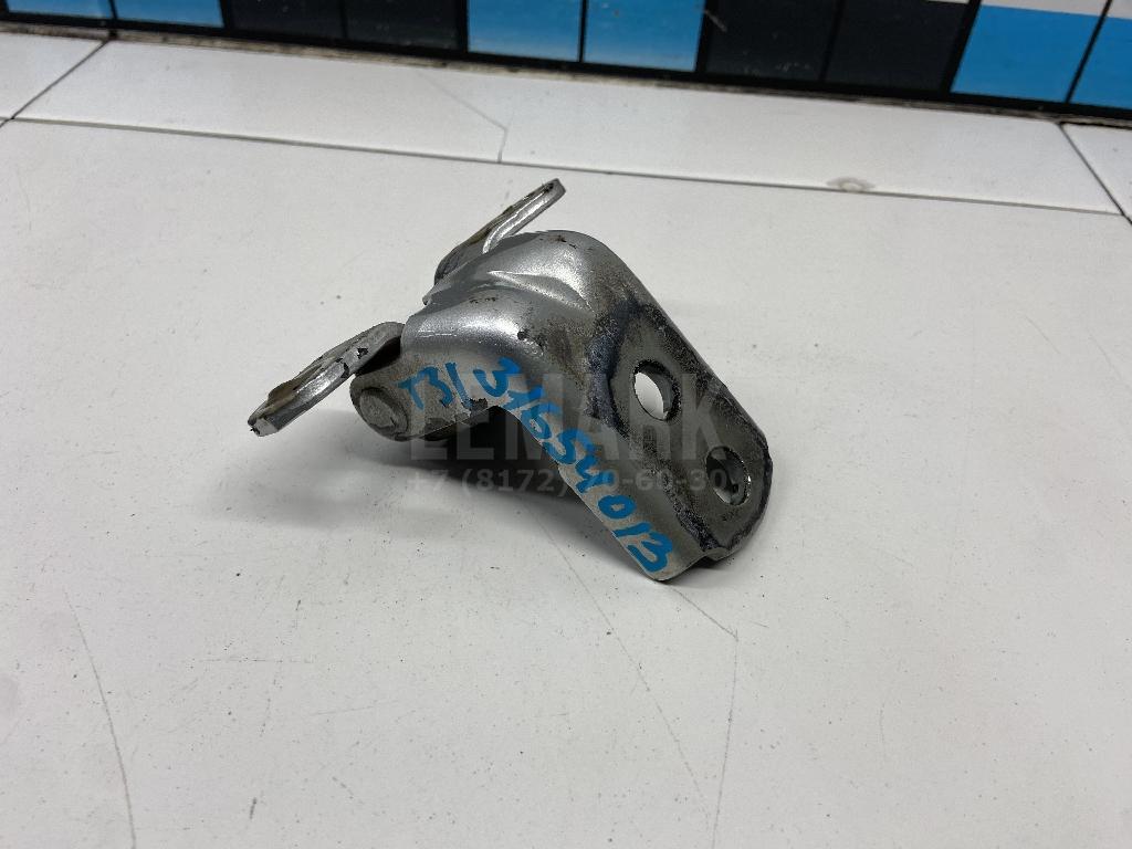 Петля двери 824204P00A Nissan
