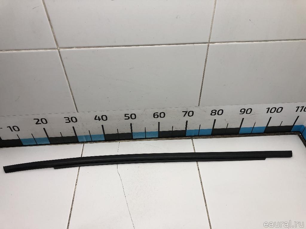 Накладка стекла заднего левого