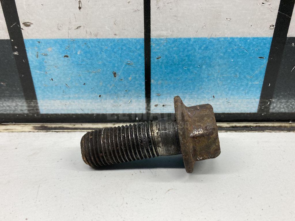 Болт 41005AU00A Nissan