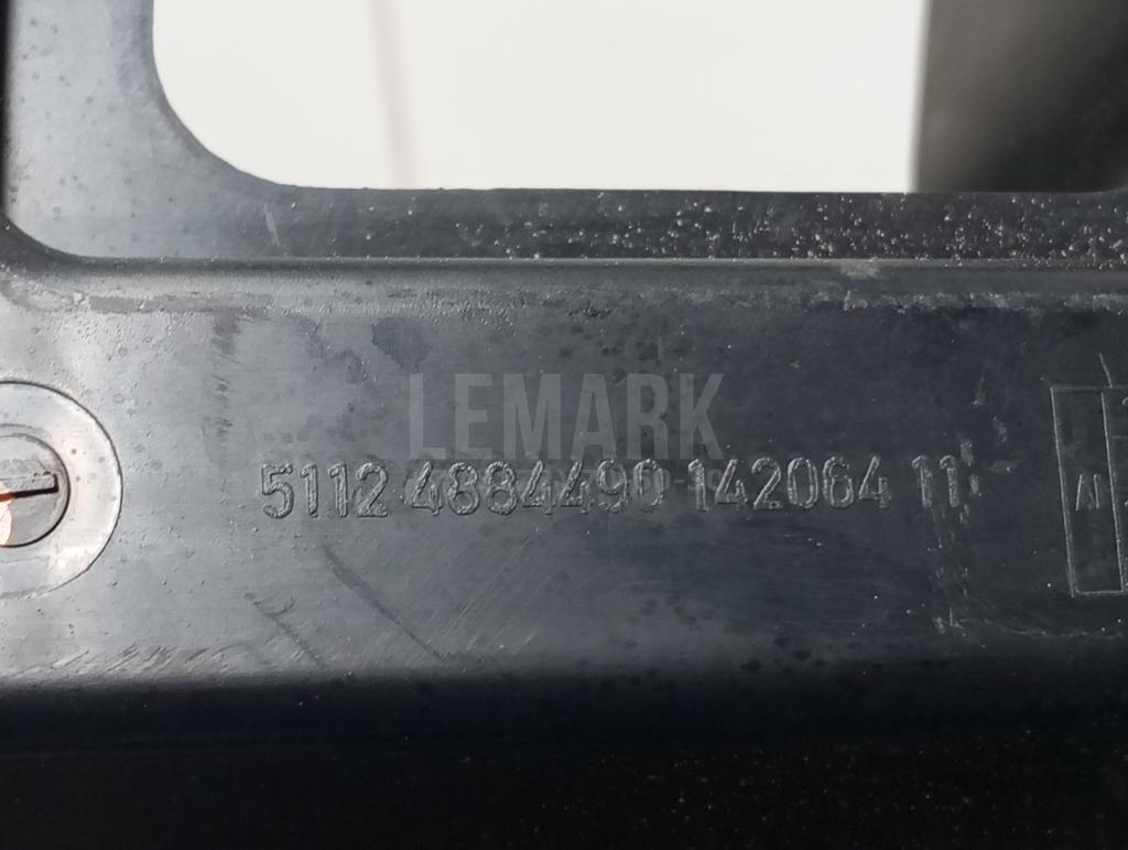 Направляющая заднего бампера правая