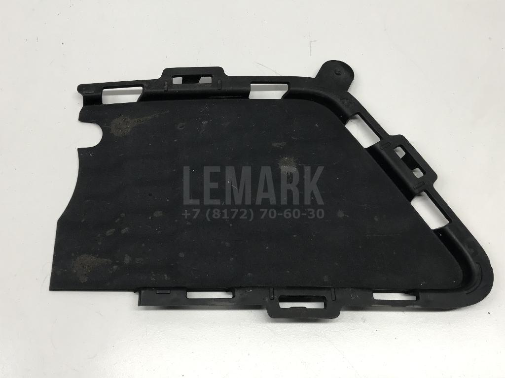 Накладка на решетку правая для  Audi Q6 2022
