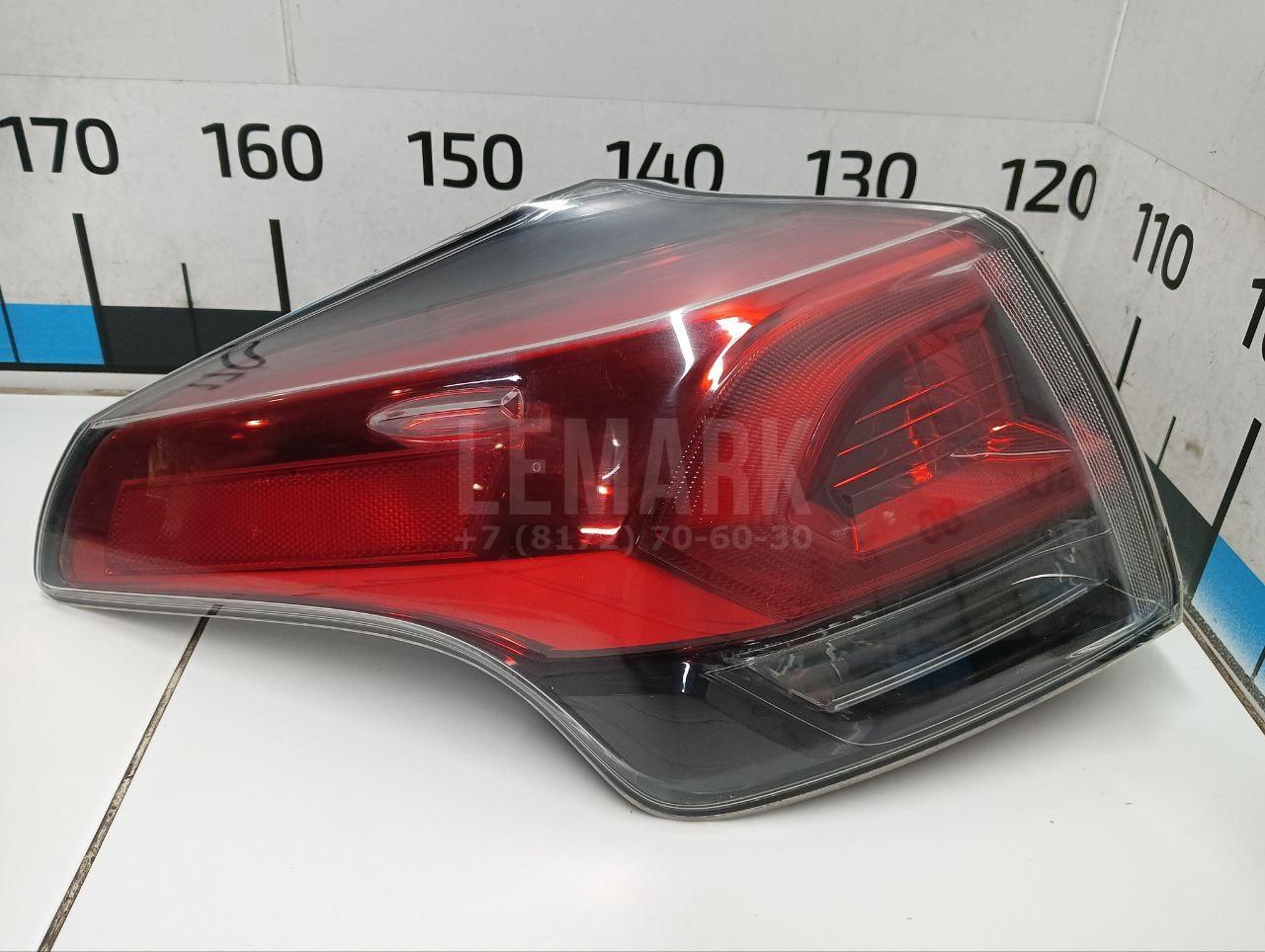Фонарь задний наружный левый 8156142201 Toyota