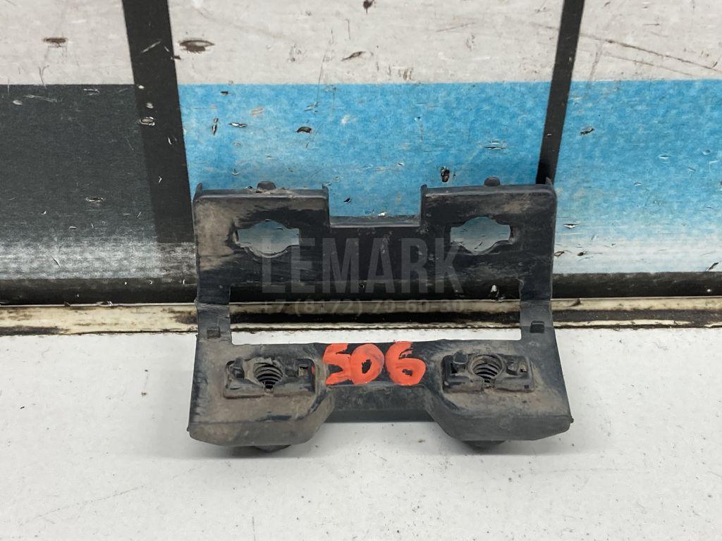 Кронштейн заднего бампера 86615F1000 Hyundai-Kia