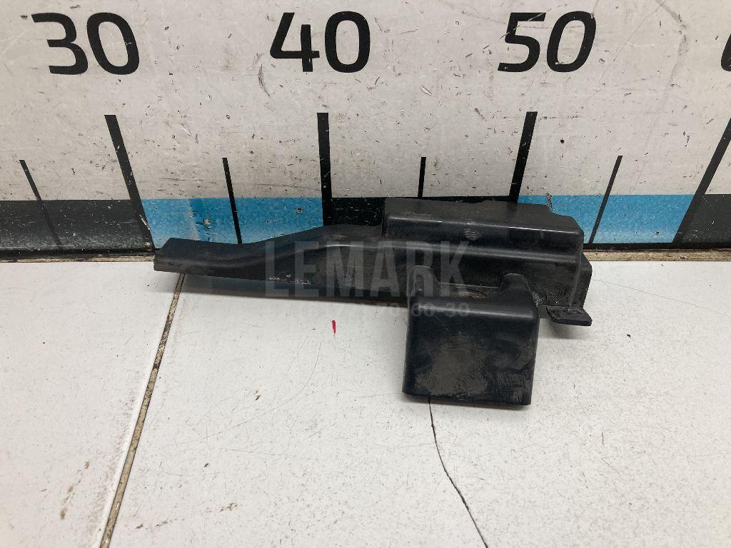 Кожух замка капота 811352B000 Hyundai-Kia
