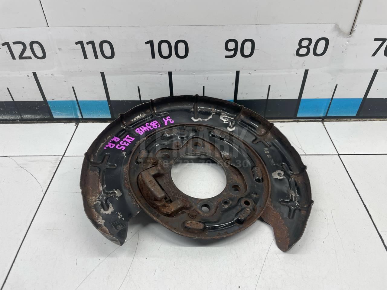 Щит опорный задний правый 582702S000 Hyundai-Kia