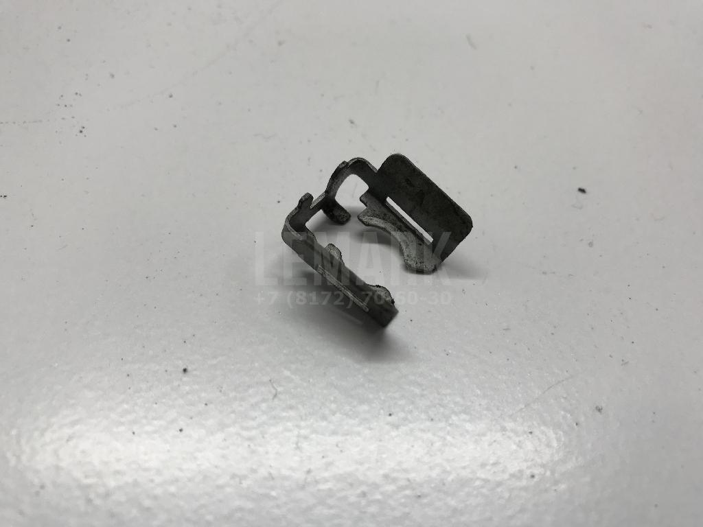 Кронштейн форсунки 175715L30A Nissan