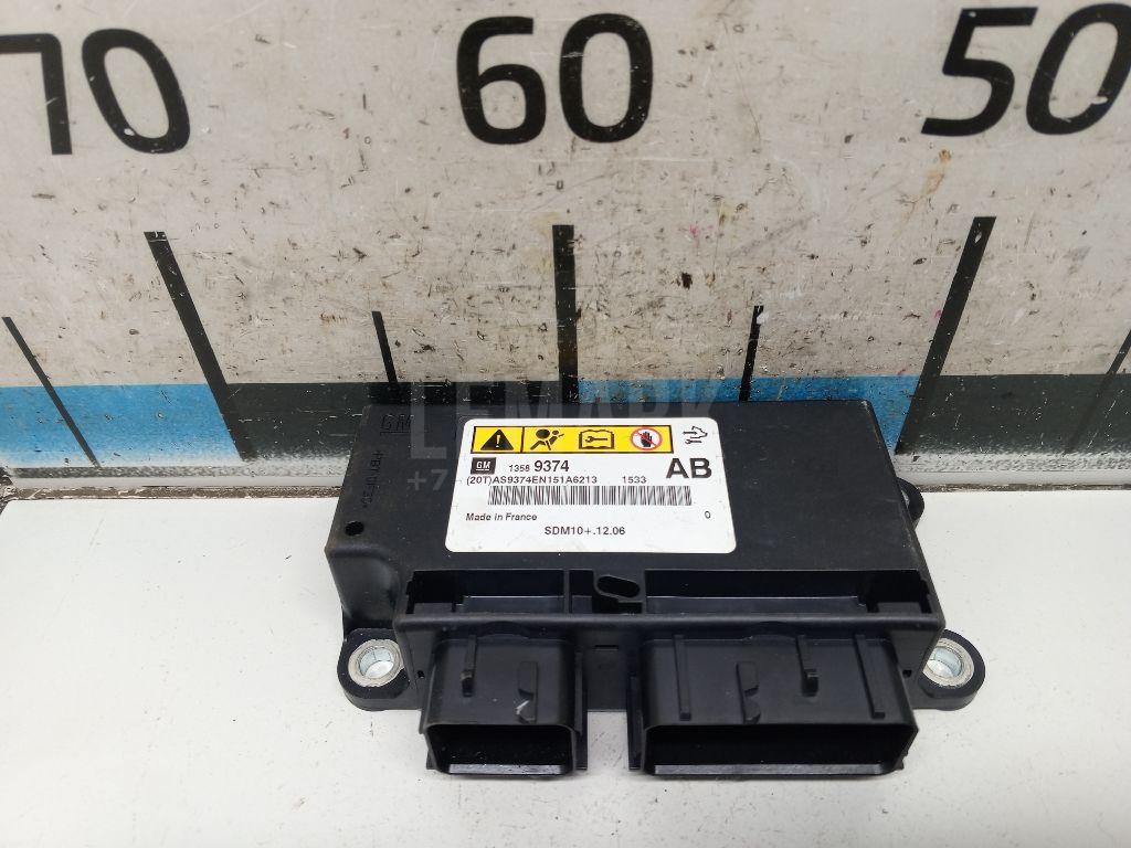 Блок управления AIR BAG 13589374 GM