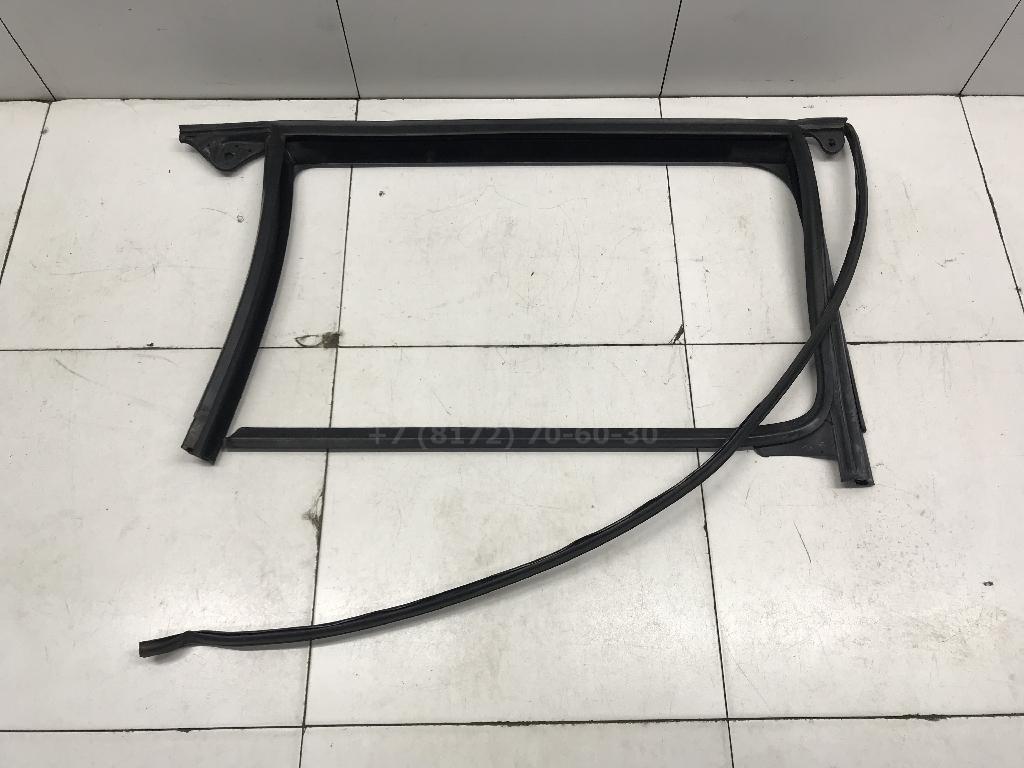Уплотнитель стекла двери 5L0839432G VAG