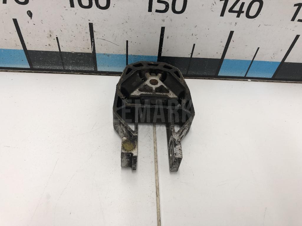 Опора КПП 1760814 Ford