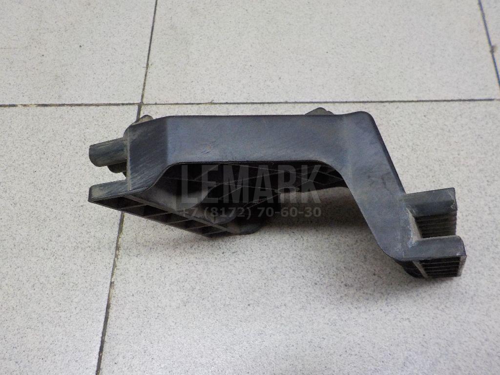 Направляющая заднего бампера правая для  BMW X3 E83 2004-2010