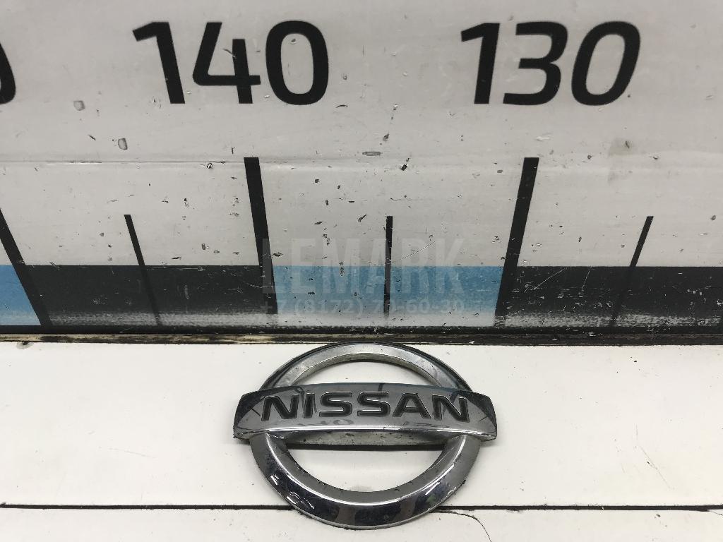 Эмблема на крышку багажника 90890JD00A Nissan