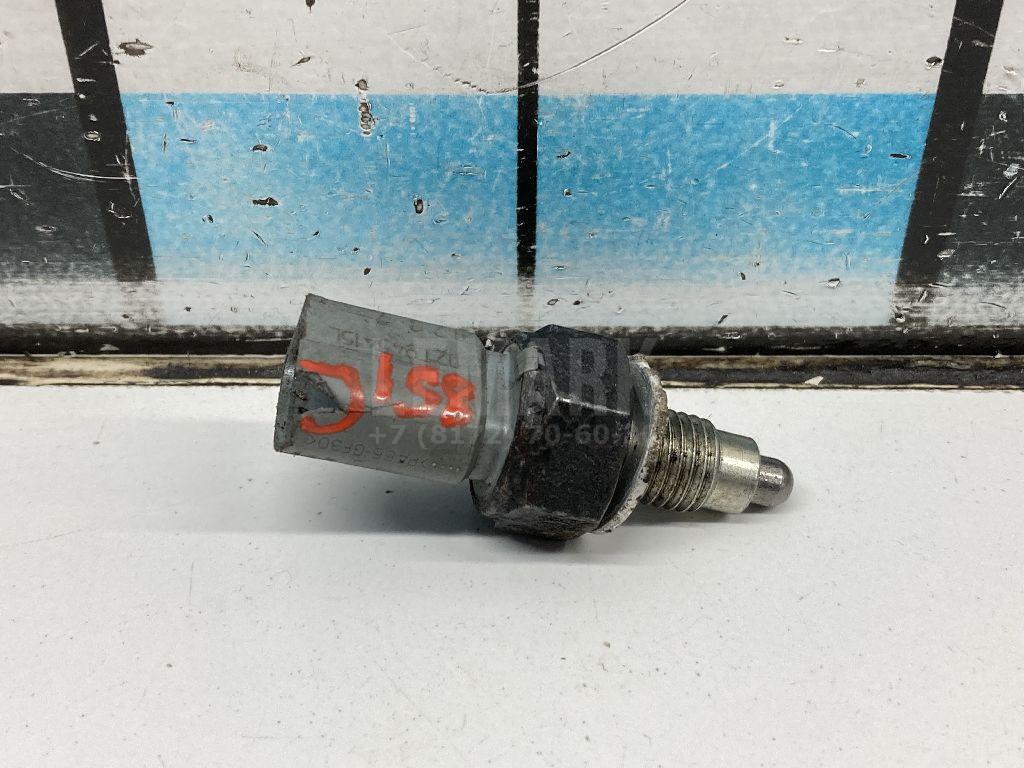 Датчик включения заднего хода 02T945415P VAG