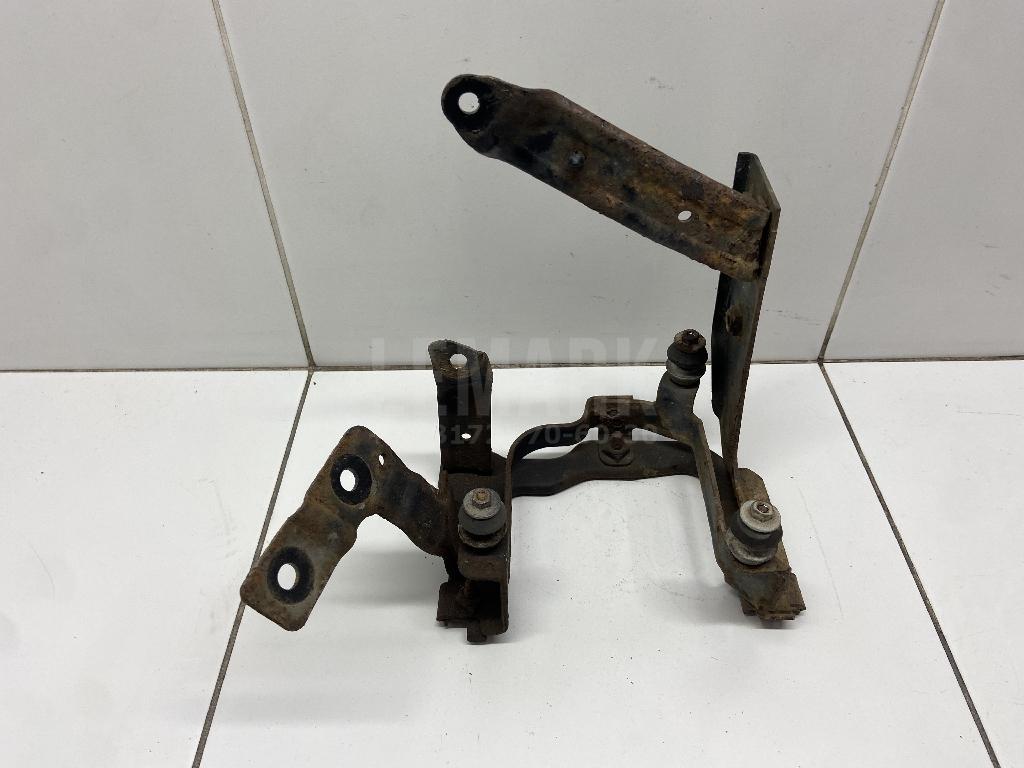 Кронштейн гидроусилителя 1420308 Ford