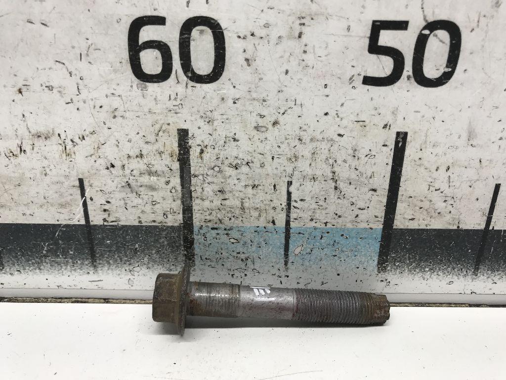 Болт переднего рычага 91554L1690 Toyota