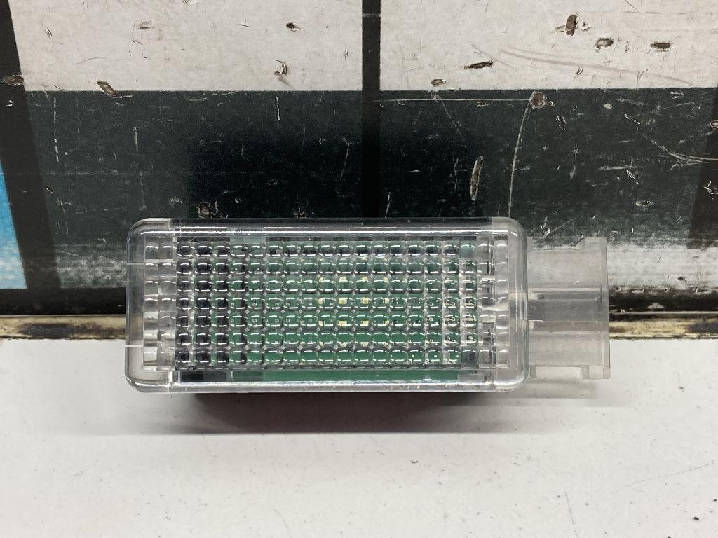 Плафон салонный 5G0947409 VAG