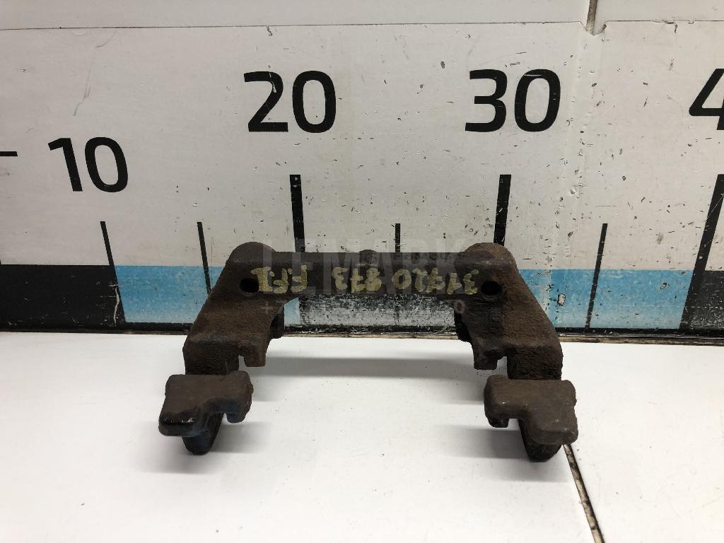Скоба суппорта заднего 1468867 Ford