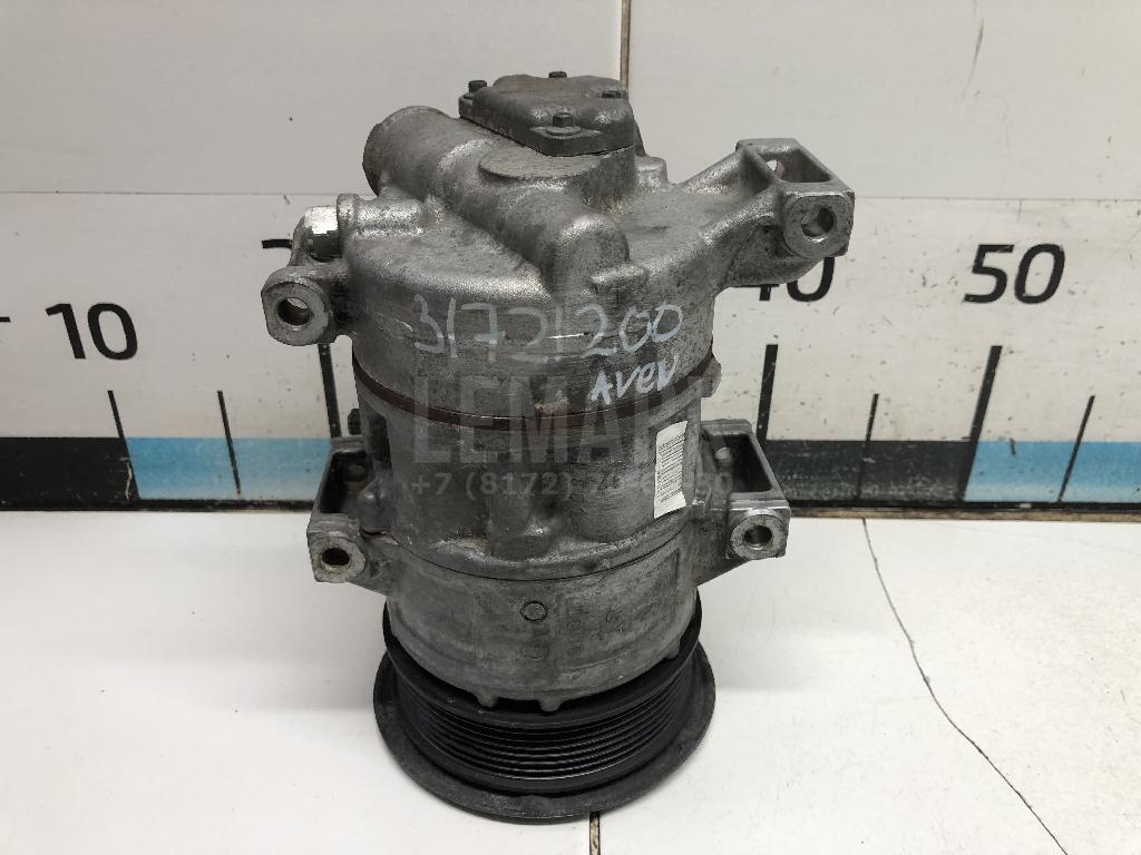 Компрессор кондиционера 8831002400 Toyota